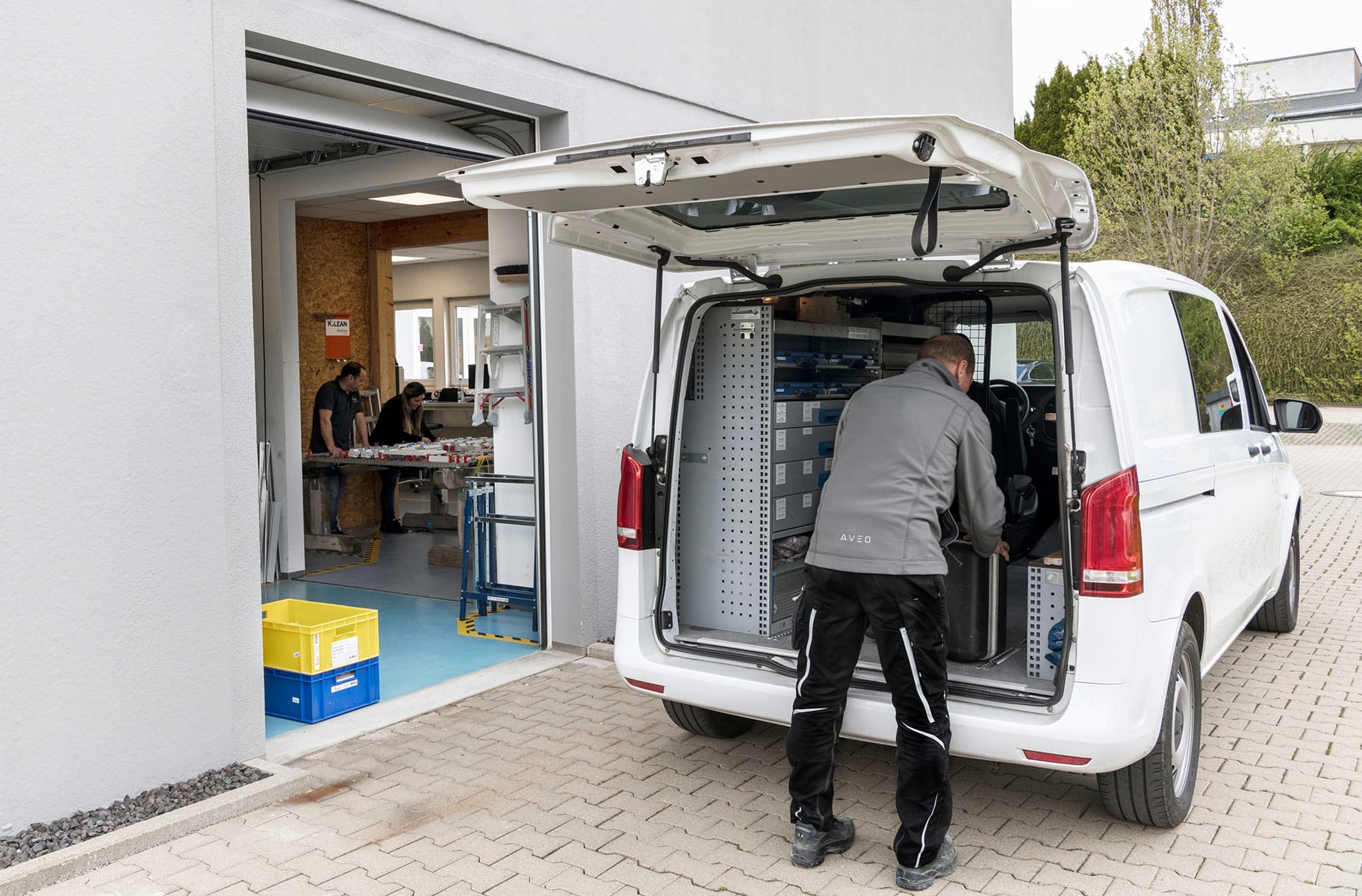AVEO Medientechnik Service Wagen
